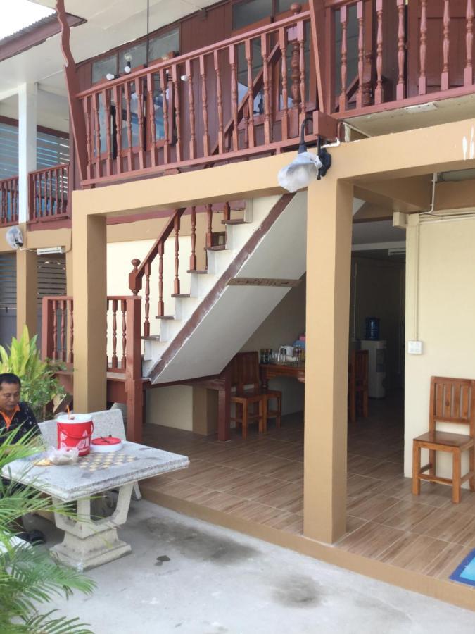 Siriwal Guesthouse Phranakhonszi Ajutthaja Kültér fotó