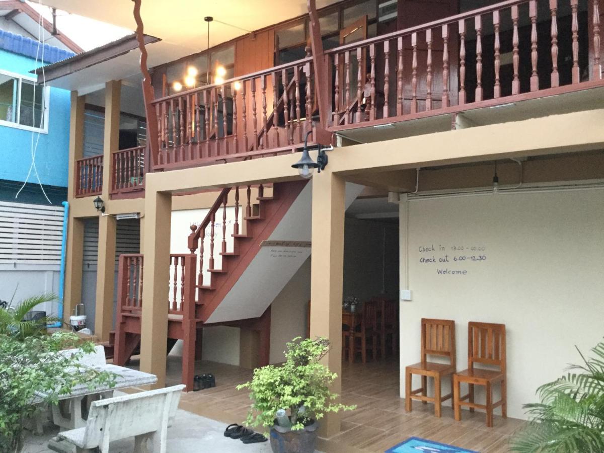 Siriwal Guesthouse Phranakhonszi Ajutthaja Kültér fotó
